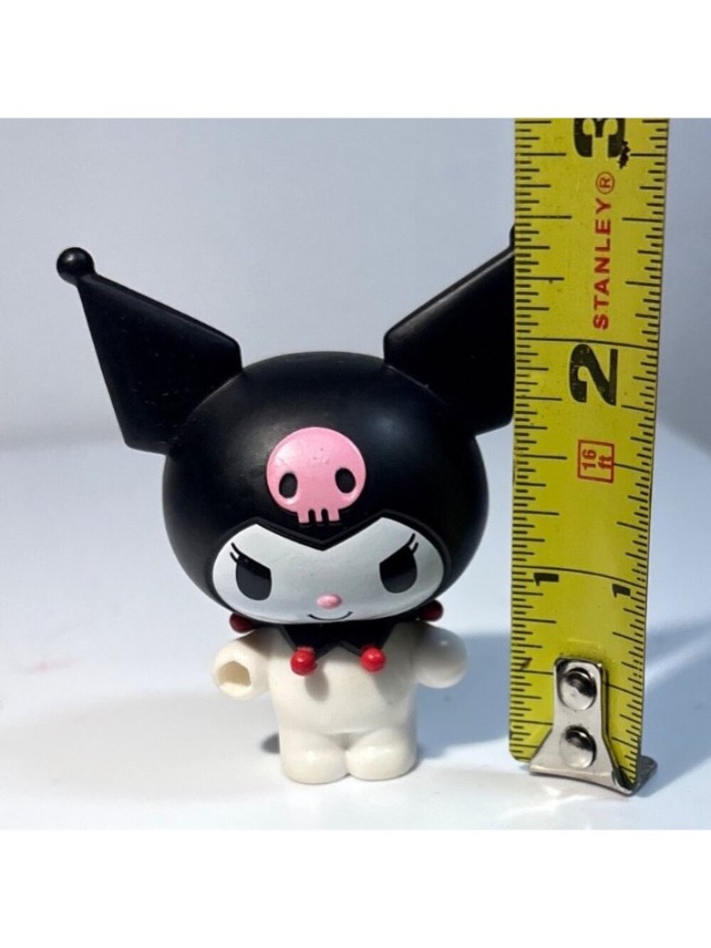 Sanrio Kuromi Mini Figurine 2.5" Black & White Vinyl Collectible Jazwares - Picture 4 of 4